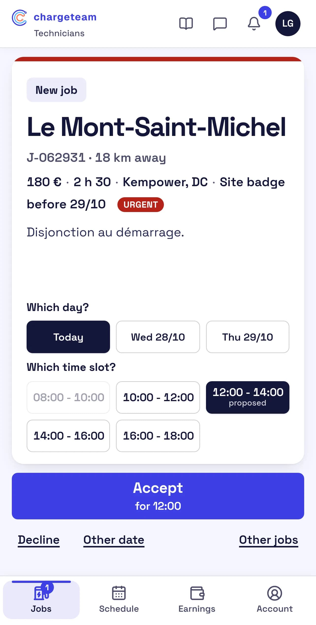 Technician app screen: new job, choice of day and time slot, Accept button