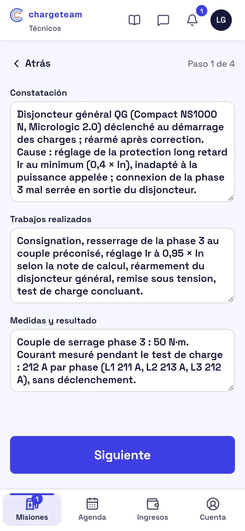 Captura de la app ChargeTeam para técnicos: el informe, paso 1 de 4, con la constatación, los trabajos realizados y las mediciones, revisado por el equipo antes de compartirlo con el cliente.